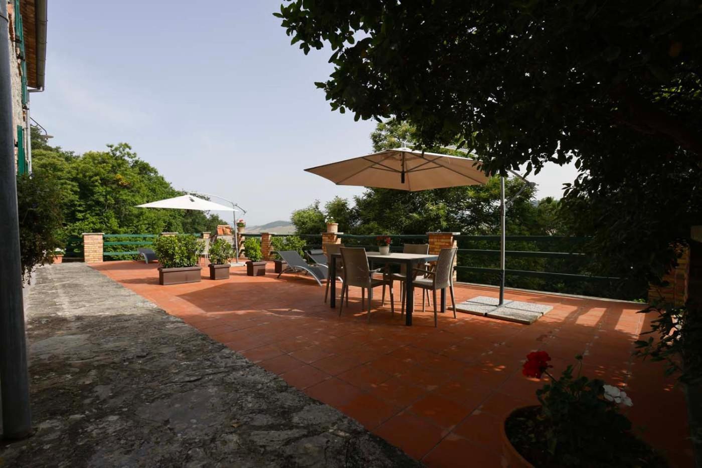 Agriturismo Casale Le Crete อักกวาเปนเดนเต ภายนอก รูปภาพ