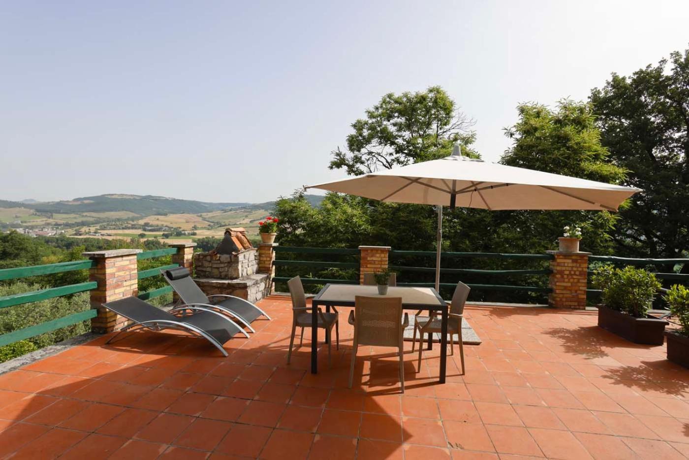 Agriturismo Casale Le Crete อักกวาเปนเดนเต ภายนอก รูปภาพ